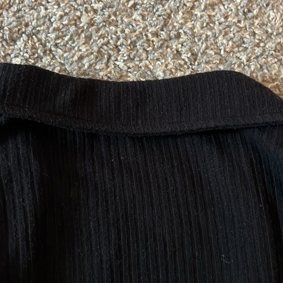 Abercrombie Deep V Crop top - Picture 3 of 4